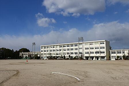 豊田市立豊南中学校まで1080m