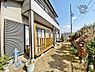 その他：お庭はペットの日光浴やグリーンを育てたり、日当たりの良いお庭は様々な利用が可能です。アウトドアチェアを置けばホッと一息つける空間にも変わります！