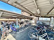 屋根付きの駐輪場