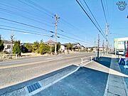 接道：北東側公道約15m　現地にて、実際の建物・駐車・環境・街並み・日当たりなどなどご確認ください！平日・お仕事帰りなど、いつでもご案内できますので、お気軽にお問い合わせください！
