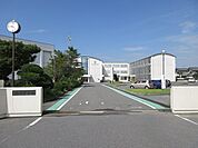 西尾市立鶴城中学校まで1600m
