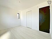 家族一人ひとりにあわせたプライベートな空間。充分な広さとクローゼットを設置したお部屋はお子様の成長を促します！お子様の成長を支える、勉強や好きなことに没頭する学びの空間にピッタリです！