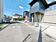 接道：西側公道約4.9m　実際の建物・駐車・環境・街並み・日当たりなどご確認ください！平日・お仕事帰りなどいつでもご案内できますので、お気軽にお問合せください！