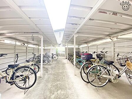 屋根付きの駐輪場