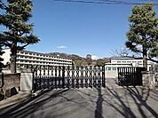 岡崎市立甲山中学校まで1700m