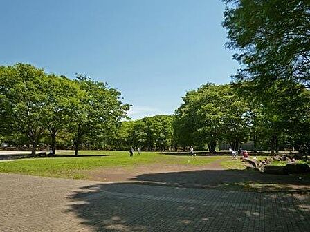 中央公園まで1399m