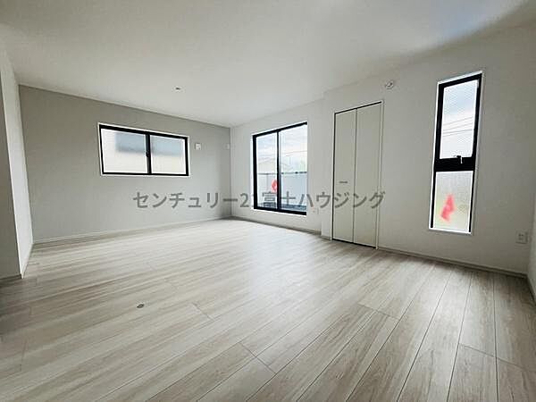 洋室を拡大表示