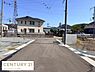 その他：前面道路は舗装されており周囲には住宅が立ち並ぶ穏やかな環境です。落ち着いた住宅地に位置し生活の拠点として活用しやすい現地です。