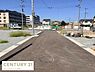 その他：前面道路は舗装されており周囲には住宅が立ち並ぶ穏やかな環境です。落ち着いた住宅地に位置し生活の拠点として活用しやすい現地です。