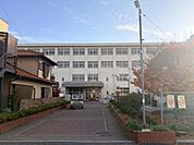 姫路市立朝日中学校まで1880m