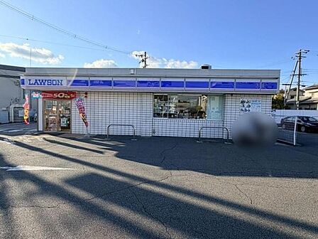 ローソン白国店まで420m