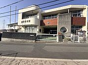 飾東保育園まで926m