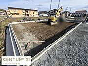 建築中の様子が確認できる物件です。
