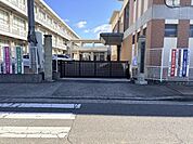 たつの市立御津小学校まで281m