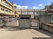 姫路市立灘中学校まで2209m