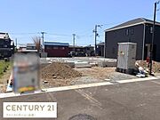 閑静な住宅街に位置し周囲には新しい住宅が建ち並んでいます。現地は日当たりが良好で開放感のある街並みが特徴的です。前面道路は広々としており車の進入もスムーズです。全体的に整った区画が印象的です。
