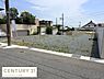 外観：整った形状の現地土地写真です。前面道路との高低差が少なく利用しやすい区画です。周囲は落ち着いた街並みとなっています。建築のプランが立てやすい立地です。現地でご確認いただけます。