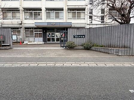 姫路市立増位中学校まで606m