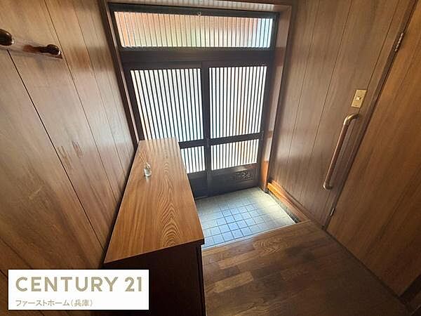 玄関を拡大表示