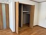 収納：キッチンの向かい側の収納です♪掃除道具等、沢山収納できますね(^^♪