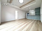リビングは家具が配置しやすい造りになっております。家族が集まる場所だからこそ、こだわりの家具を置きたいですよね(^^♪