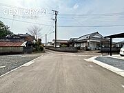 東側前面道路です。