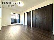 余裕のある洋室です！日当たり、風通し良好です(^^♪