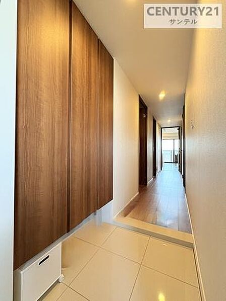 各居室へつながるシンプルな動線。プライバシーにも配慮された間取り設計です。