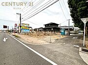 西側前面道路の写真です♪