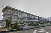宮崎市立佐土原小学校まで382m