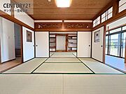 二部屋で12帖の大空間和室♪多用途に使える和室が2部屋あるゆとりの間取りとなっております。