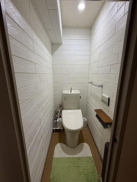 清潔感のあるトイレは落ち着いた空間となります。