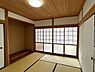 和室：素敵な雰囲気の和室です。一息付ける落ち着く空間です。
