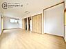 寝室：12帖ある寝室ですが子供部屋が足りないときは居室を2部屋に分けることも可能です。