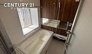 1坪の広さでゆったり。落ち着きある空間はリラックスしたバスタイムにぴったりです。