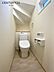 トイレ：トイレです。小窓もついて明るいです。