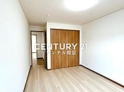 子供部屋にいかがでしょうか♪日当たり、風通し良好です(^^♪クローゼットも完備しております！