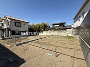 前面道路は交通量が少なく、お子様も安心の立地です