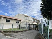 平塚市立真土小学校まで973m