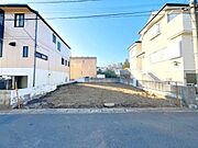 【教育環境も充実】 小学校が近く、お子様の通学も安心。子育て世帯に選ばれているエリアです。