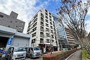 【外観】東京メトロ丸ノ内線・都営大江戸線「中野坂上」駅　徒歩6分1970年12月築地上9階建て4階部分