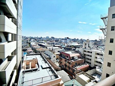 【バルコニー】高層階につき眺望良好