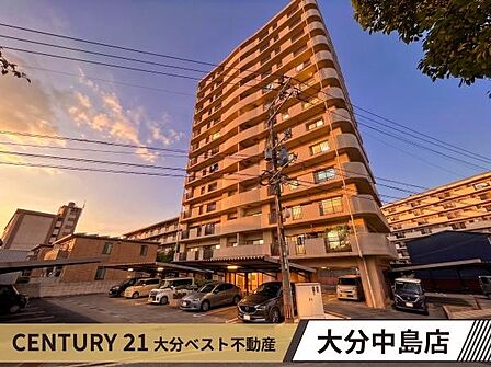 前面道路も広く、ゆったり出入りできます