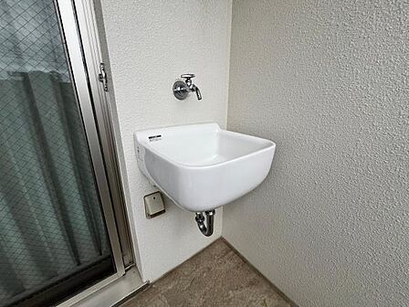 様々な用途であると便利な、スロップシンク付き♪まずはお気軽にお問い合わせください。