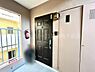 玄関：物件所在階は3階です◎