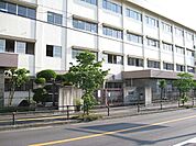 八尾市立久宝寺中学校まで941m、毎日の通学にも安心の距離♪