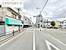 その他：交通量が穏やかな前面道路。街並みが整った住宅街で安心して暮らせる環境が整っています。