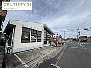 枚方高田郵便局まで555m、振り込みや発送がすぐにできて便利です。郵便、貯金、保険など暮らしに欠かせないことを取り扱っている地域の味方です。