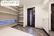 ※モデルハウスの写真です。大容量シューズインクローゼット♪広さも相談可能です。建物プラン例　建物価格1900万円、建物面積105ｍ2