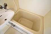 別号室のお写真ですので、現況を優先とさせて頂きます(実際のお部屋をご内覧下さい)